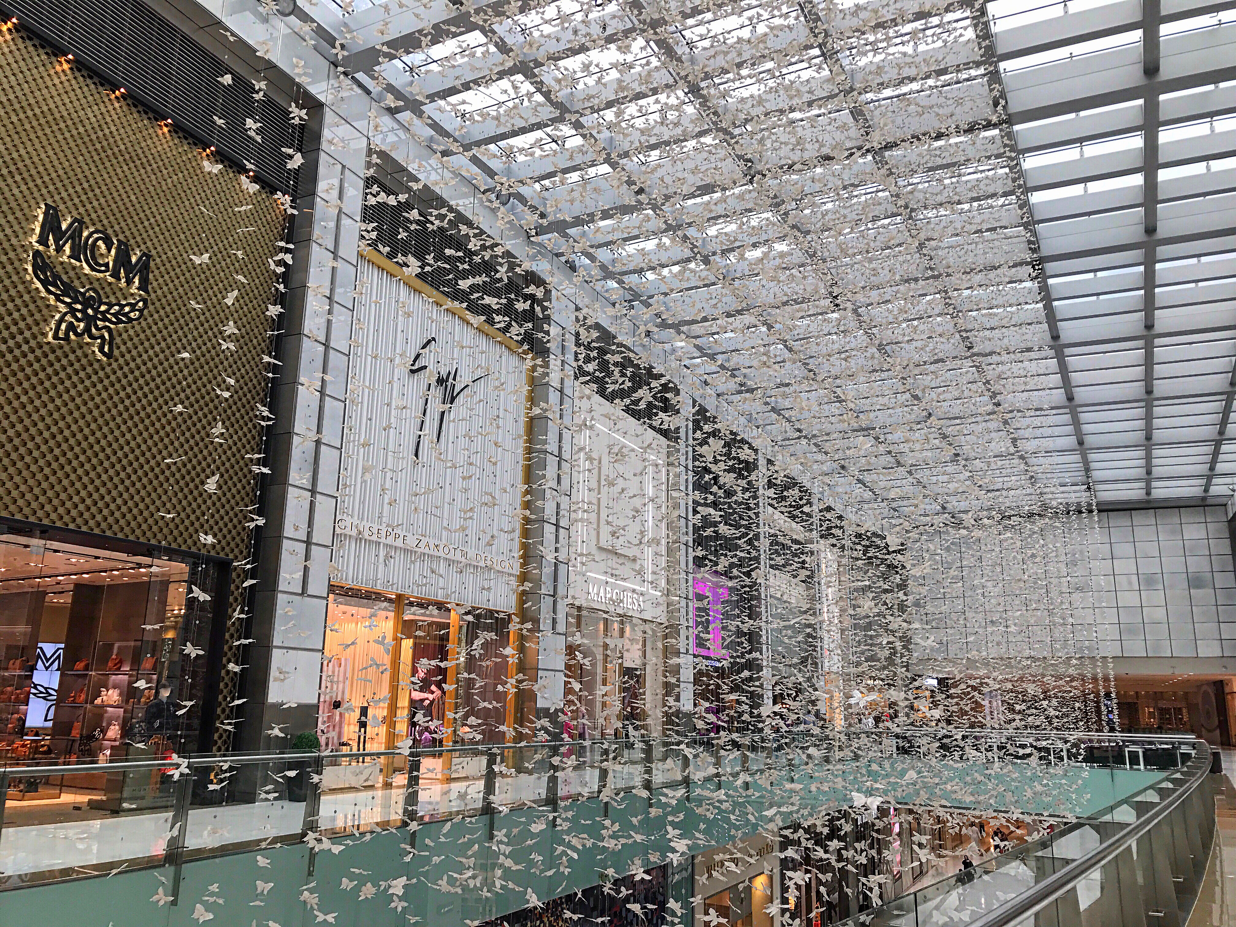 Fashion & Travel  The Fabulous Fashion Avenue of Dubai Mall – Edgy  Opulence Lifestyle